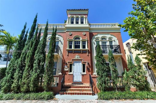 Residential complexes in Miami Beach, Miami-Dade