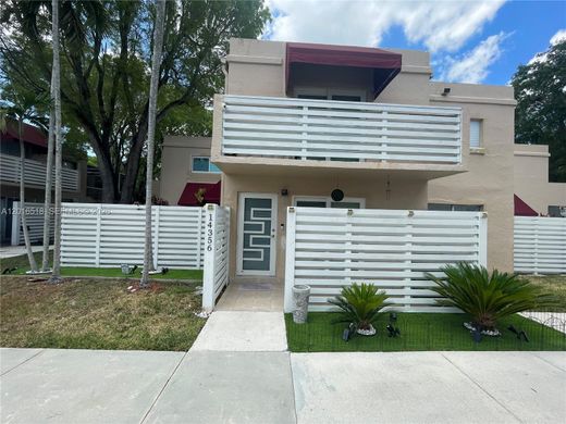 Townhouse in Miami, Miami-Dade