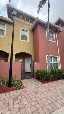 Townhouse in Tamarac, Broward County