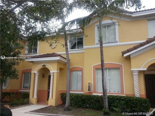 Complexes résidentiels à Homestead, Comté de Miami-Dade