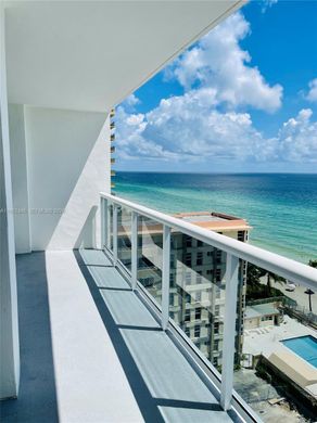 Komplex apartman Hallandale Beach, Broward County