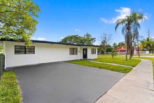 Вилла, North Miami, Miami-Dade County