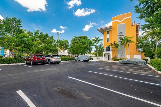 Residential complexes in Dania Beach, Broward County
