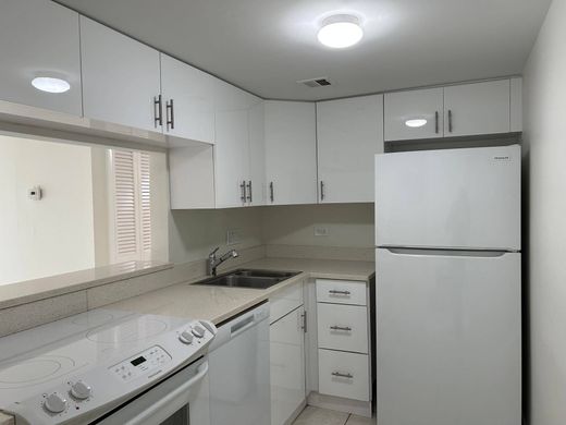 Residential complexes in Boca Raton, Palm Beach