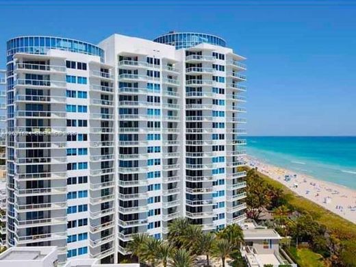 Residential complexes in Miami Beach, Miami-Dade