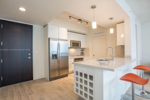 Kamienica w Miami, Miami-Dade County