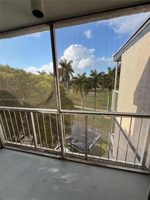 Residential complexes in Hialeah, Miami-Dade