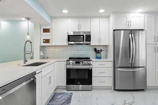 Residential complexes in Delray Beach, Palm Beach