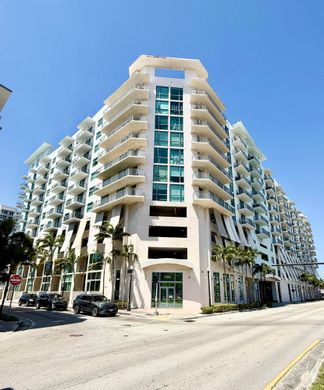 Residential complexes in Hollywood, Broward County