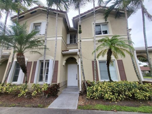 ‏בית בעיר ב  Doral, Miami-Dade County