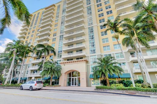 Residential complexes in Boynton Beach, Palm Beach