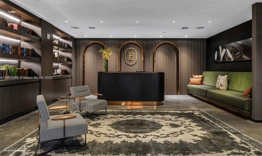 マイアミ, Miami-Dade Countyのアパートメント・コンプレックス