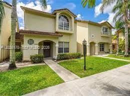 Residential complexes in Pembroke Pines, Broward County