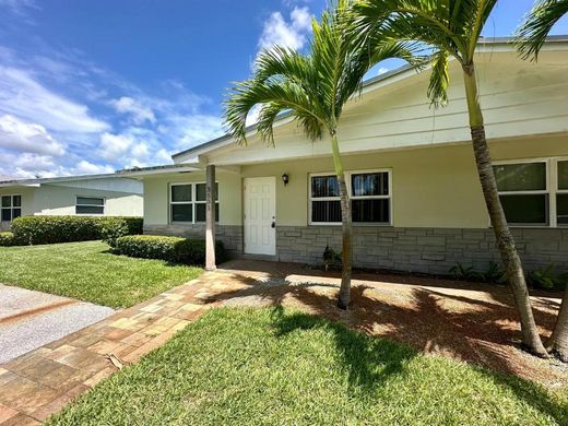 Residential complexes in Palm Beach Gardens, Palm Beach