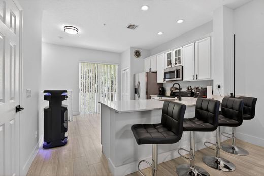 Townhouse in Pompano Beach, Broward County