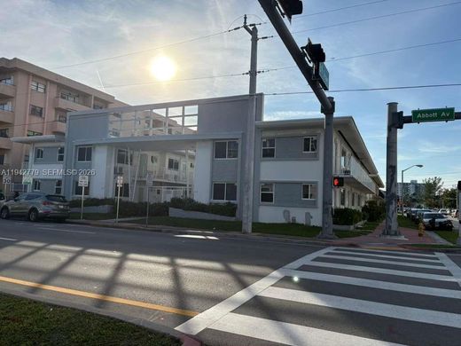 Residential complexes in Miami Beach, Miami-Dade