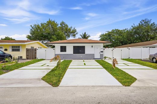 Residential complexes in Fort Lauderdale, Broward County