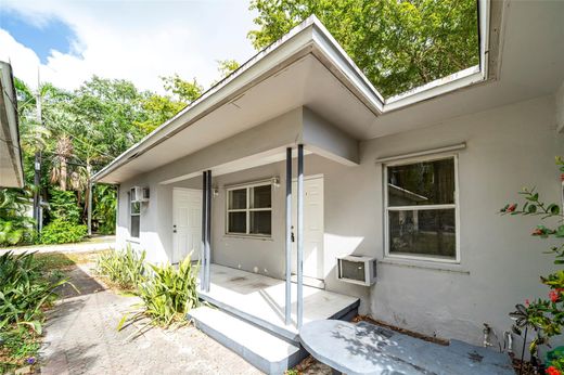 Residential complexes in Fort Lauderdale, Broward County