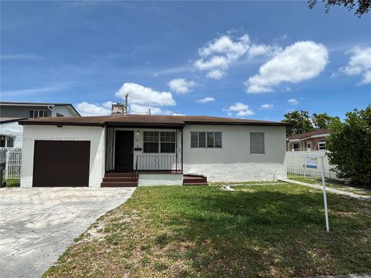 ﻓﻴﻼ ﻓﻲ Virginia Gardens, Miami-Dade County