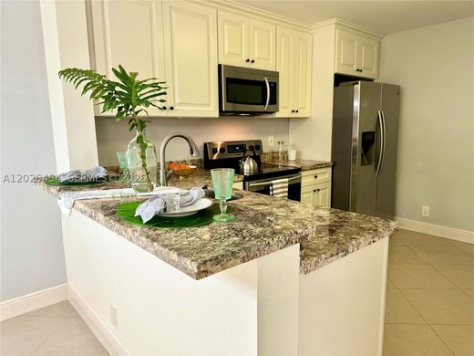 Residential complexes in Plantation, Broward County
