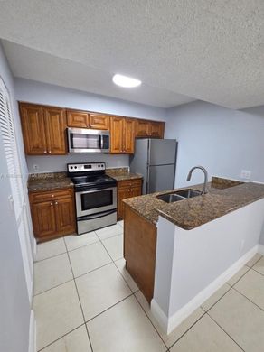 Residential complexes in Pompano Beach, Broward County