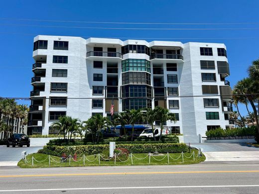 Residential complexes in Hillsboro Beach, Broward County