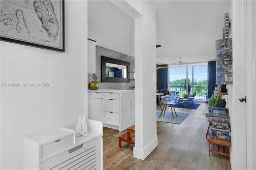 公寓楼  Pembroke Pines, Broward County