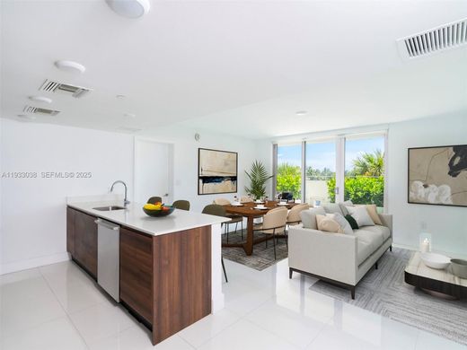 公寓楼  Bay Harbor Islands, Miami-Dade County