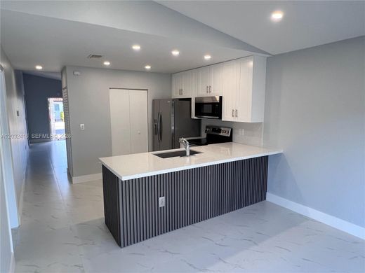 Willa w Hialeah, Miami-Dade County