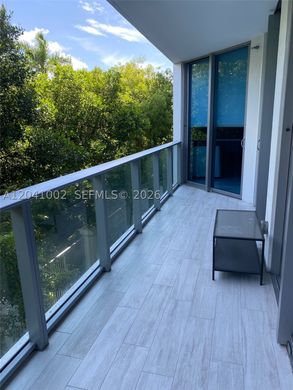 Residential complexes in North Miami Beach, Miami-Dade