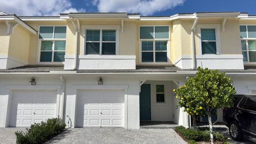 Townhouse in Deerfield Beach, Broward County
