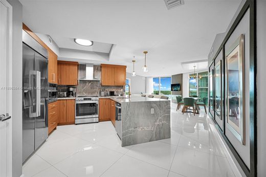 Жилой комплекс, Sunny Isles Beach, Miami-Dade County