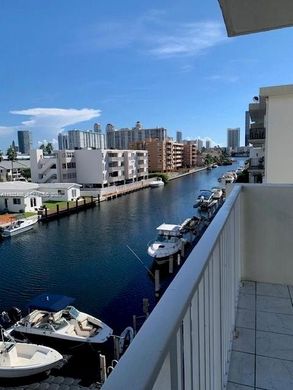 Complesso residenziale a North Miami Beach, Miami-Dade County