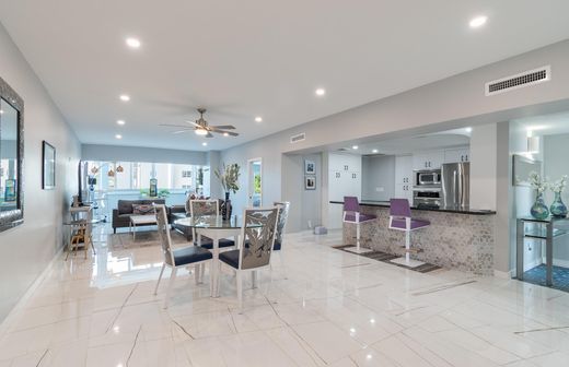 Residential complexes in Fort Lauderdale, Broward County