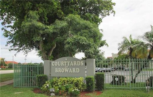 Residential complexes in North Lauderdale, Broward County