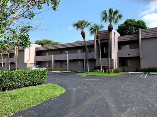 Residential complexes in Delray Beach, Palm Beach