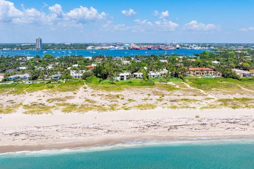 Villa in Palm Beach, Florida
