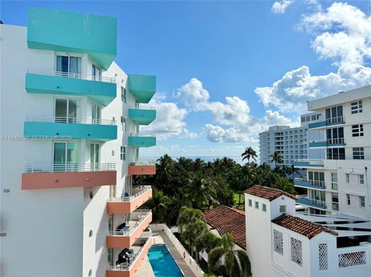 Residential complexes in Miami Beach, Miami-Dade
