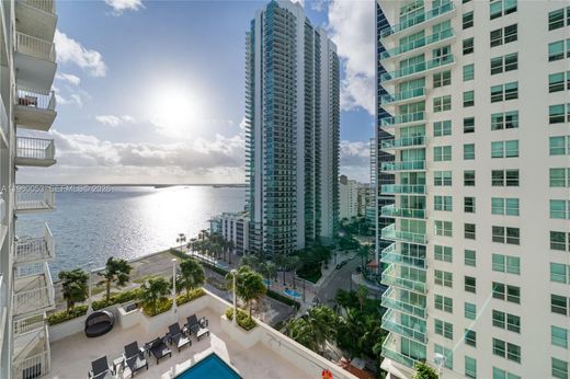 Kamienica w Miami, Miami-Dade County