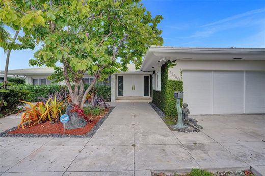 Villa in North Miami, Miami-Dade