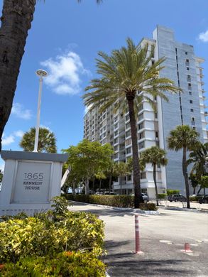 Residential complexes in North Bay Village, Miami-Dade