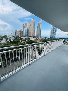 Kamienica w Sunny Isles Beach, Miami-Dade County