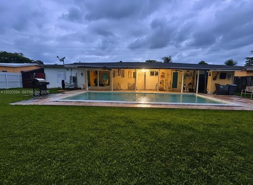 Villa in Miramar, Broward County