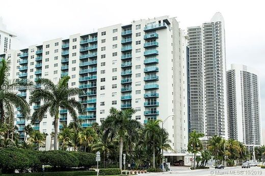 Residential complexes in Hollywood, Broward County