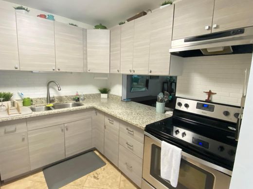 Wohnkomplexe in Lake Worth, Palm Beach County