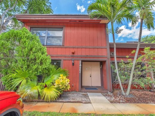 Townhouse in Hollywood, Broward County