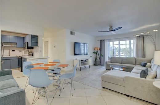 Residential complexes in Oakland Park, Broward County