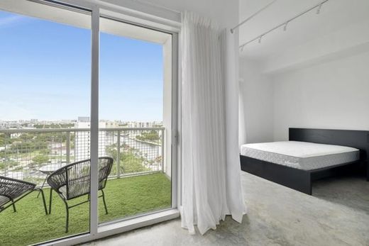 マイアミ, Miami-Dade Countyのアパートメント・コンプレックス