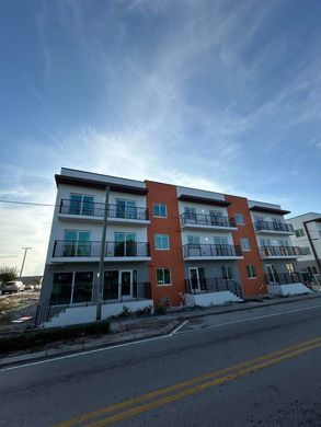 Residential complexes in West Palm Beach, Palm Beach