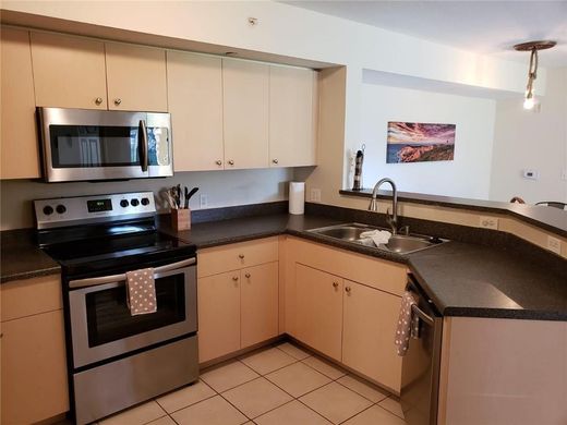 Residential complexes in West Palm Beach, Palm Beach